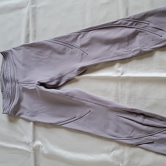 Lululemon Get in Line Leggings - Picture 3 of 7